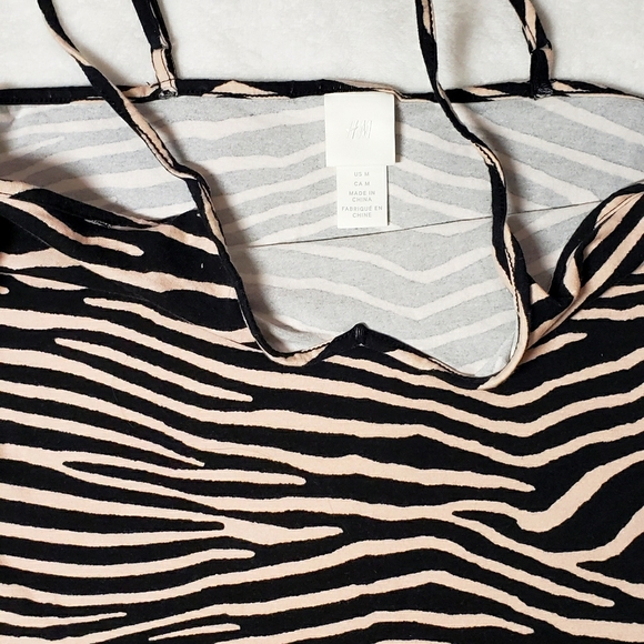 H&M Swimsuit Zebra print - Picture 4 of 5